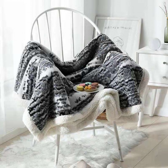 Lamb wool blanket coral velvet office blanket four seasons blanket flannel sofa blanket lunch break air conditioning blanket wholesale