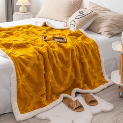 Diamond plaid flannel jacquard blanket coral velvet air conditioning blanket Lamb velvet sofa cover blanket thickened leisure blanket wholesale